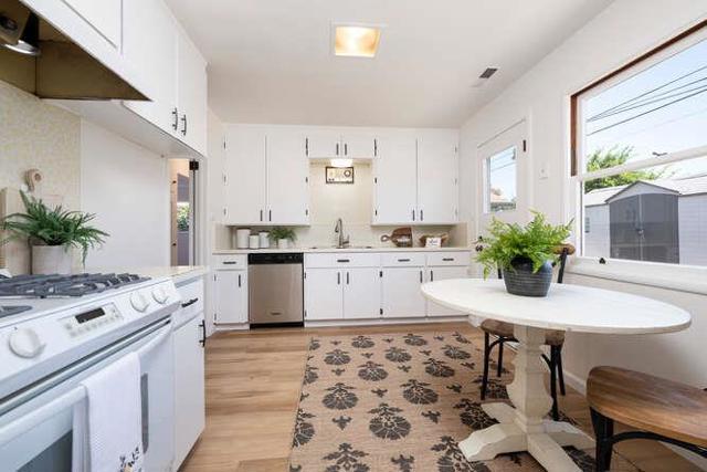 308 HILLER Street, Belmont CA: https://media.crmls.org/mediaz/41d600d5-4127-4bcd-8336-191aeec86093.jpg
