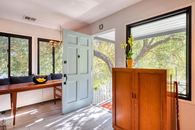 354 Glenullen Drive, Pasadena CA: https://media.crmls.org/mediaz/41d6890f-e959-4f07-b595-46a82ee9de8b.jpg