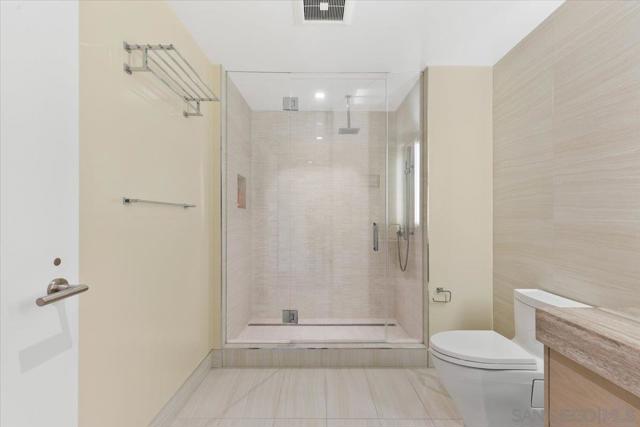 888 W E Street, San Diego CA: https://media.crmls.org/mediaz/41d6b040-040d-4cef-bfd4-726622740913.jpg