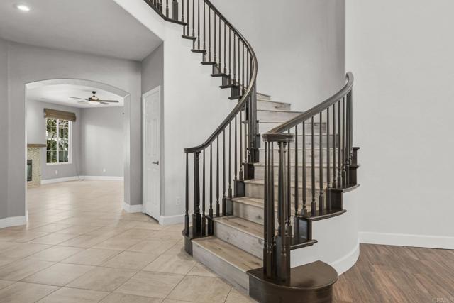 Detail Gallery Image 6 of 72 For 3156 Willow Creek Pl, Escondido,  CA 92027 - 5 Beds | 4 Baths