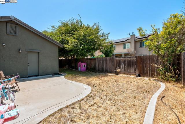 53 Puffin Cir, Oakley CA: https://media.crmls.org/mediaz/41d7600e-3b92-4d6a-bdf2-1189146a450a.jpg