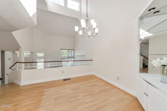 Detail Gallery Image 4 of 14 For 1029 Gilbert Ln, Ventura,  CA 93003 - 2 Beds | 2 Baths