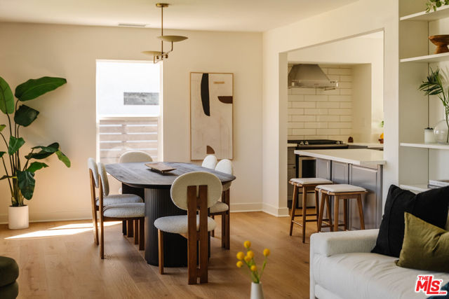2709 S Harcourt Avenue, Los Angeles CA: https://media.crmls.org/mediaz/41d7f783-90d0-47b4-8848-d01e2fc3607d.jpg