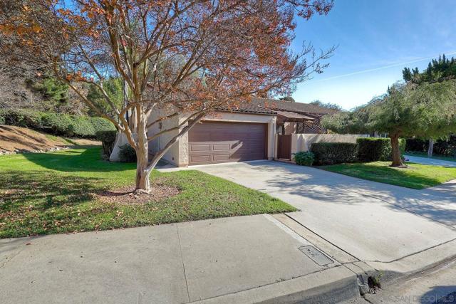 2032 David Dr, Escondido CA: https://media.crmls.org/mediaz/41d8815c-3ecc-4a78-99f9-aa7bc403b818.jpg