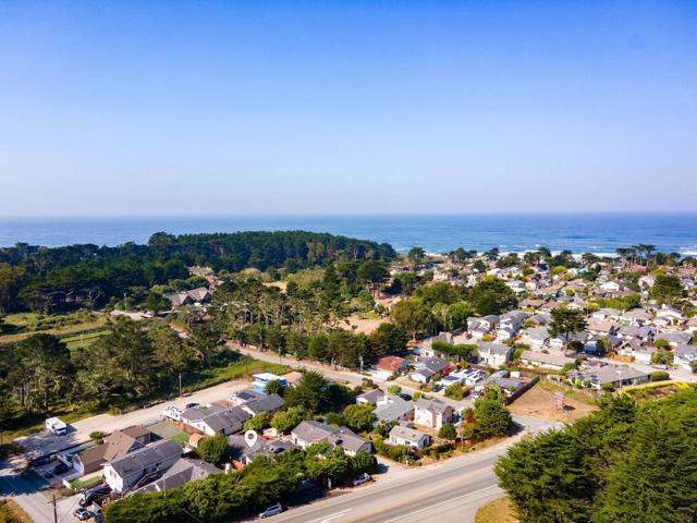 9690 Cabrillo Highway, Moss Beach CA: https://media.crmls.org/mediaz/41d889df-fbc6-4bb0-bd35-21916ad03c98.jpg