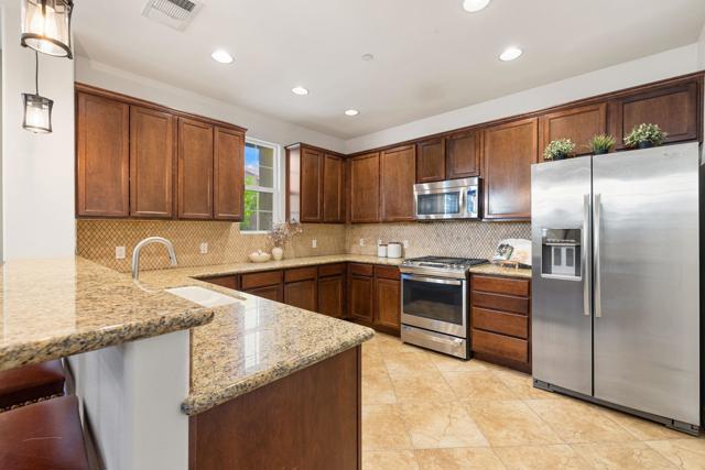 Image 16 of 45 For 52130 Desert Spoon Court