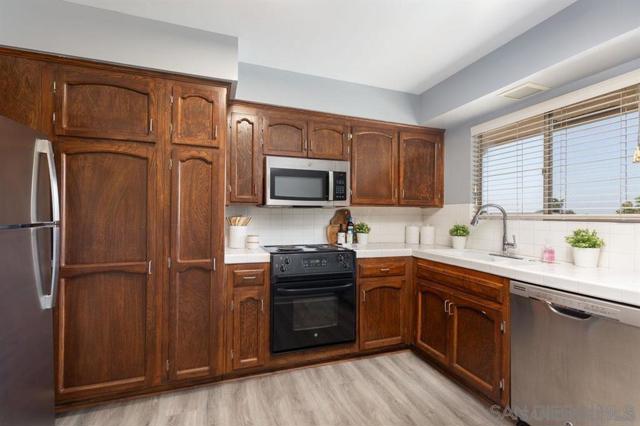 4800 Williamsburg, La Mesa CA: https://media.crmls.org/mediaz/41d8c679-f983-4bb2-9719-72f0dd32851f.jpg
