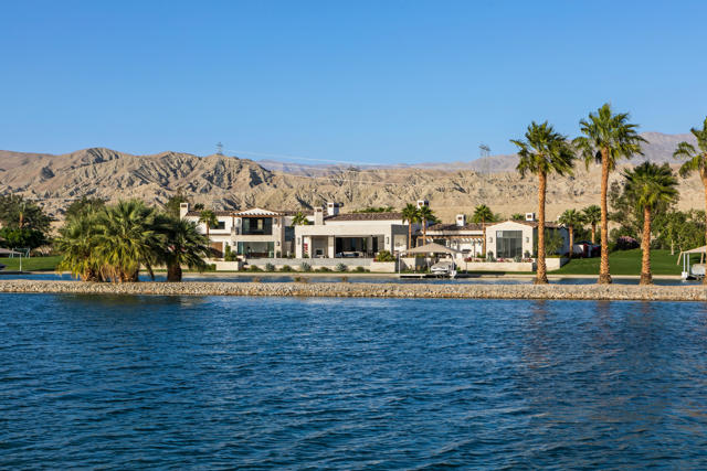 83145 N Shore Drive, Indio CA: https://media.crmls.org/mediaz/41d94701-8899-498e-a558-c3828437c102.jpg