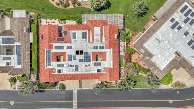 5 Stanford Drive, Rancho Mirage CA: https://media.crmls.org/mediaz/41da5d57-af58-4131-bac8-fc65c44d3a7e.jpg