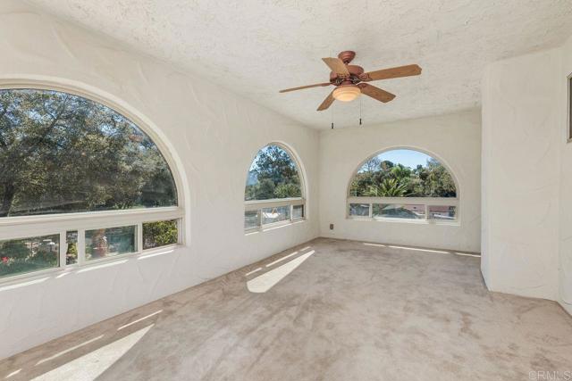 31600 Oak Glen Road, Valley Center CA: https://media.crmls.org/mediaz/41da9e72-3f6c-4a18-9733-1e5ba422e8f6.jpg