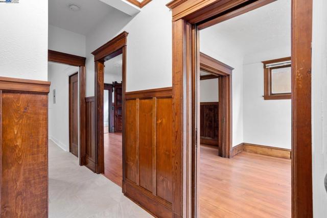 857 Athens Ave, Oakland CA: https://media.crmls.org/mediaz/41dab471-41fe-41d9-b672-655d30f88920.jpg