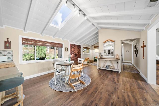 1569 Via Monserate, Fallbrook CA: https://media.crmls.org/mediaz/41daee9d-af7f-4da4-9c5f-34ac0157520b.jpg