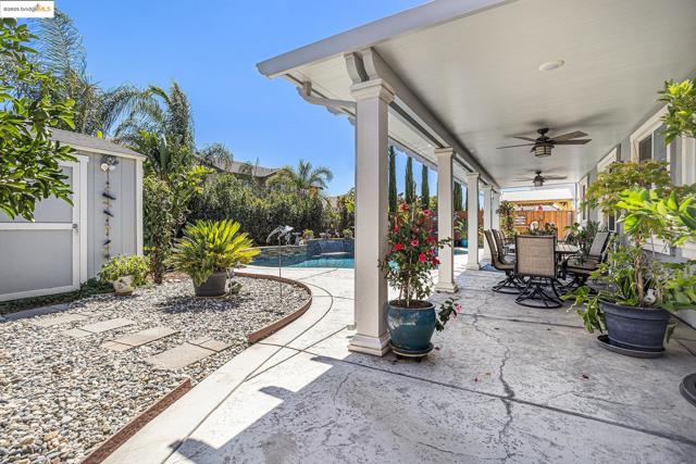 525 Stone Mountain Dr, Oakley CA: https://media.crmls.org/mediaz/41db06c6-1fff-4600-b5db-46b6e661fc35.jpg