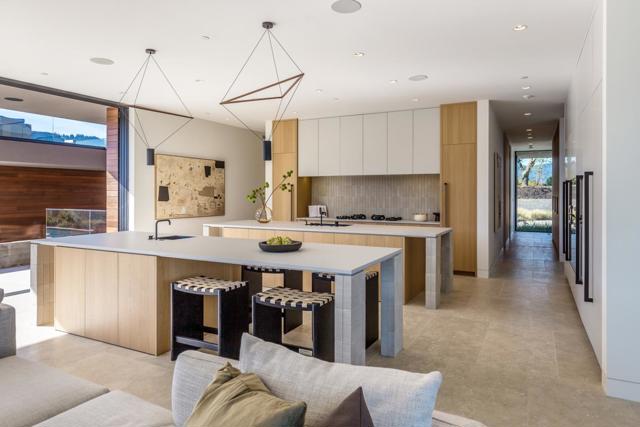 Image 14 of 39 For 40 Firethorn Way