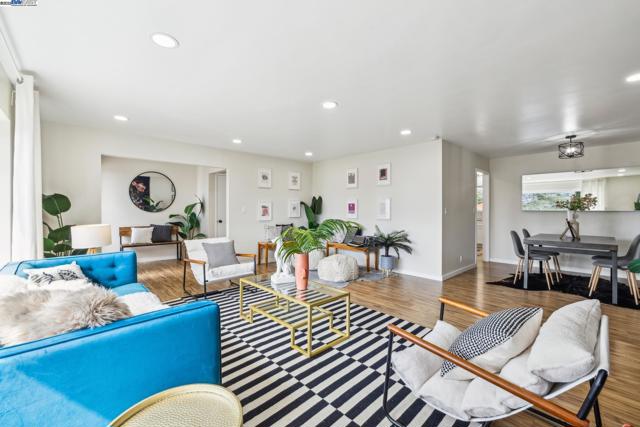 441 FOX HILLS COURT, Oakland CA: https://media.crmls.org/mediaz/41dbb83f-b319-45d2-ad65-76bef252d43a.jpg