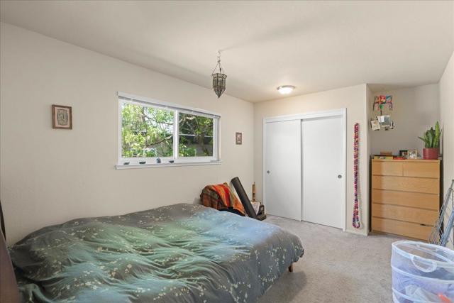 933 Florence Lane, Menlo Park CA: https://media.crmls.org/mediaz/41dc8572-1763-4084-a133-e1f9bef175e5.jpg