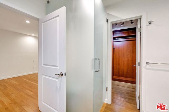 5400 W 82nd Street, Los Angeles CA: https://media.crmls.org/mediaz/41dc8849-2403-439c-bd1c-81c3c40ca333.jpg