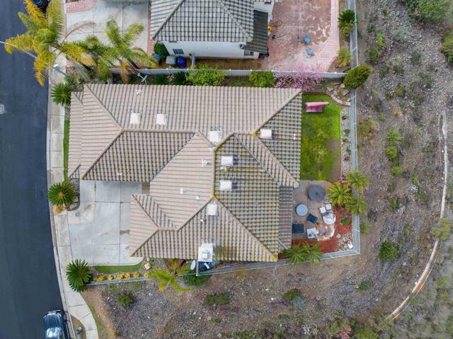 10394 Valley Waters Dr, Spring Valley CA: https://media.crmls.org/mediaz/41dcdb03-c8a6-4d4a-a222-22047262a9ee.jpg
