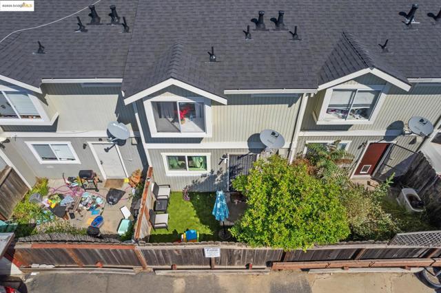21564 Meekland ave, Hayward CA: https://media.crmls.org/mediaz/41deccf7-b791-4e02-bd68-9cb2d7fa531a.jpg