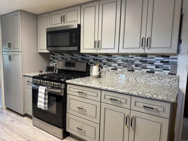 Detail Gallery Image 11 of 38 For 200 N El Camino Real #149,  Oceanside,  CA 92058 - 2 Beds | 2 Baths