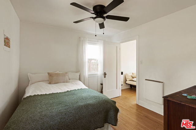 4015 Shelburn Court, Los Angeles CA: https://media.crmls.org/mediaz/41dfc9af-92e9-447c-9905-49a8ecdf3668.jpg