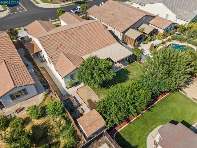 7100 Metcalf Way, Hughson CA: https://media.crmls.org/mediaz/41e1b04d-5a37-4abb-b329-e22b85cae88a.jpg