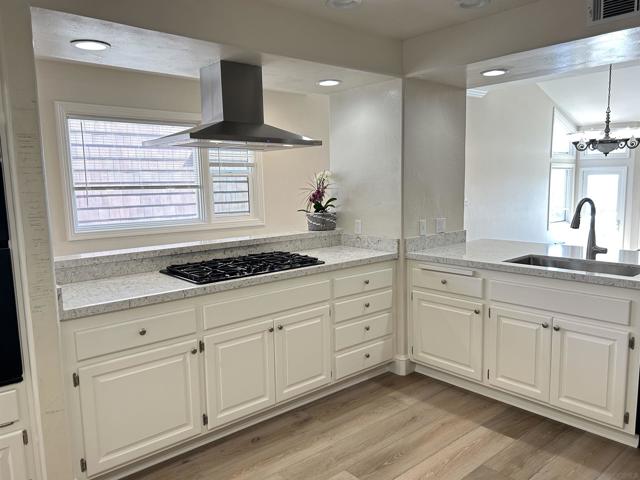 2510 MONTGOMERY AVE, Cardiff by the Sea CA: https://media.crmls.org/mediaz/41e1d8c8-cb8e-421f-b405-f863c68d2514.jpg