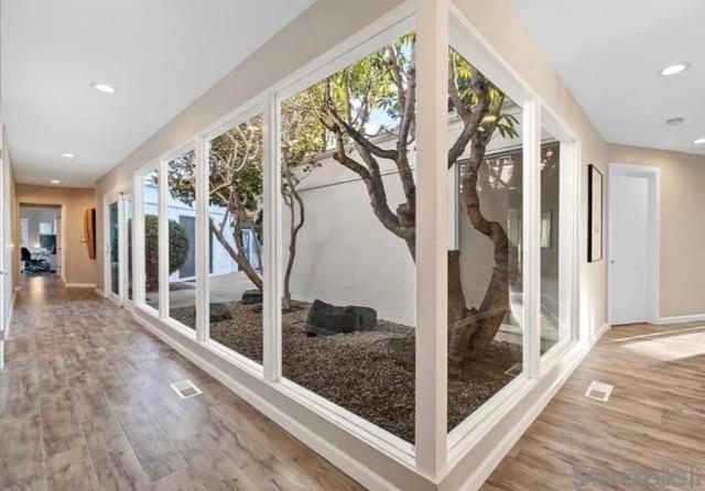 7026 Estrella De Mar Rd, Carlsbad CA: https://media.crmls.org/mediaz/41e1efac-f49d-4299-b80f-5fc93ae11ec7.jpg