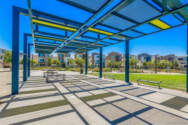 1821 Onyx Ln, Chula Vista CA: https://media.crmls.org/mediaz/41e2319c-cc59-46c0-afbe-3d716fed7bdf.jpg