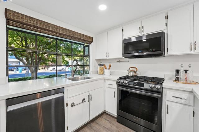 33177 Quail Drive, Union City CA: https://media.crmls.org/mediaz/41e23c4d-78d4-49fc-96e9-9d635bb54f34.jpg