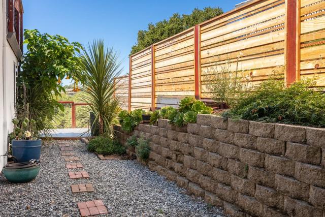 18530 Berta Ridge Place, Salinas CA: https://media.crmls.org/mediaz/41e341ab-68da-461a-ae27-9ac9d38daaee.jpg