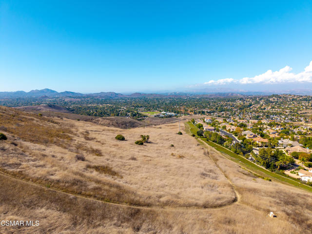 1901 Westlake Boulevard, Westlake Village CA: https://media.crmls.org/mediaz/41e376e6-c117-41de-b5e2-f4c424d7eee3.jpg