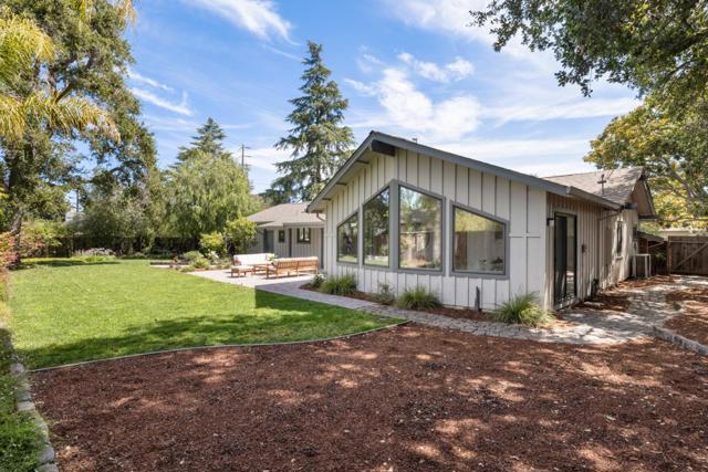 390 Cherry Avenue, Los Altos CA: https://media.crmls.org/mediaz/41e427a7-3ad0-4bc9-8795-31fe860d4304.jpg
