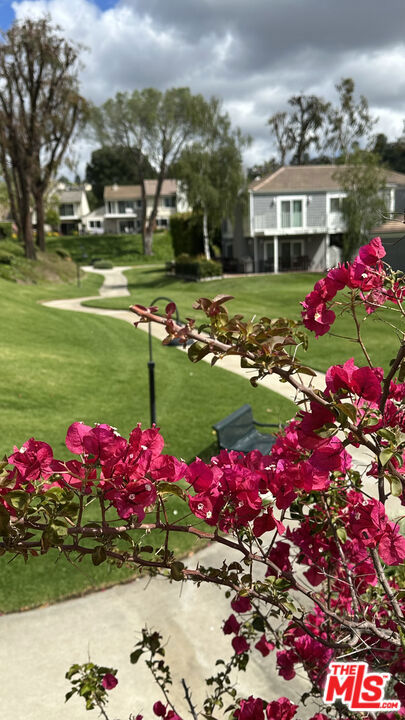 32134 Beachlake Lane, Westlake Village CA: https://media.crmls.org/mediaz/41e437bf-f5ee-41a0-853f-1846bd6025ac.jpg