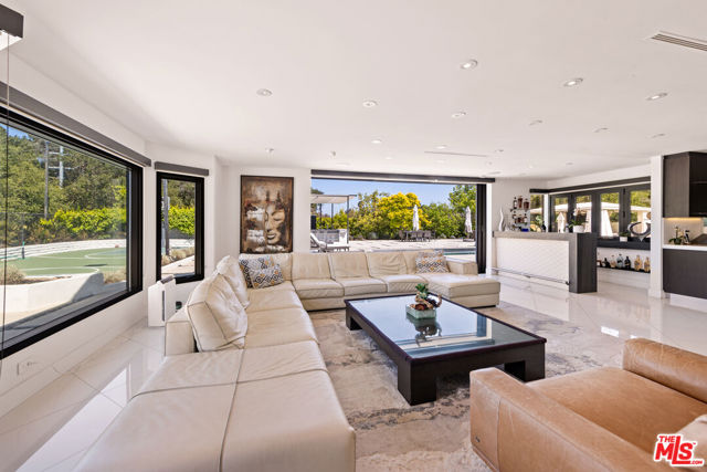 3144 Corda Drive, Los Angeles CA: https://media.crmls.org/mediaz/41e48ca8-c22a-4b4f-a7a9-de23abdddb8a.jpg