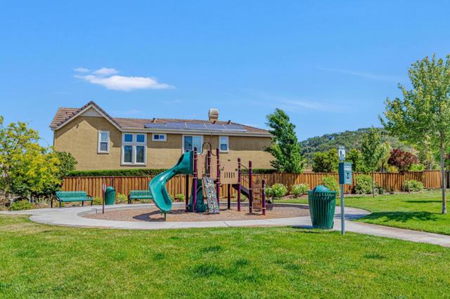 5812 Cajon Way, Gilroy CA: https://media.crmls.org/mediaz/41e4bf46-280e-4e6d-a257-3433997a2c42.jpg
