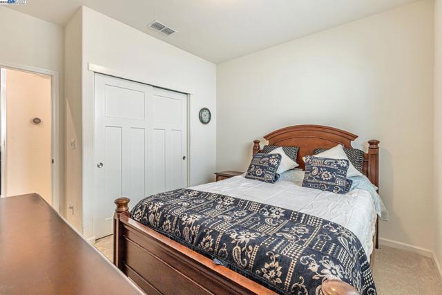 9315 Wild Lilac Cir, Sacramento CA: https://media.crmls.org/mediaz/41e598fc-74df-4efb-986b-529e78cfc97e.jpg