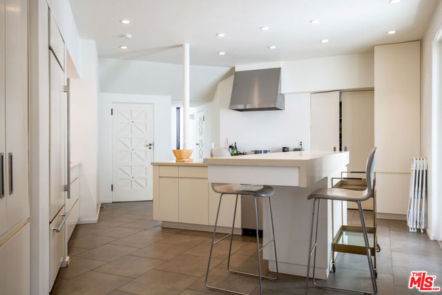 2249 Mountain Oak Drive, Los Angeles CA: https://media.crmls.org/mediaz/41e59cb5-9de6-425f-bd40-f82b047437d4.jpg