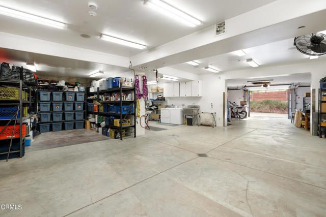 5065 Indianola Way, La Canada Flintridge CA: https://media.crmls.org/mediaz/41e5d05e-9668-4262-b533-42f84c48dd52.jpg