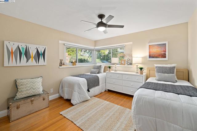 2567 Humboldt, San Leandro CA: https://media.crmls.org/mediaz/41e73f92-d12c-48f7-b982-3923cfeedd0d.jpg