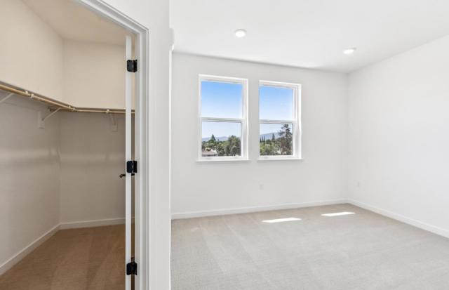 818 Redberry Way, San Jose CA: https://media.crmls.org/mediaz/41e75318-dd41-4d6f-a5be-4914875b1fd4.jpg