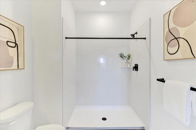 210 Waters Park Circle, San Mateo CA: https://media.crmls.org/mediaz/41e75ace-4969-465e-ad73-1d5f01960c05.jpg
