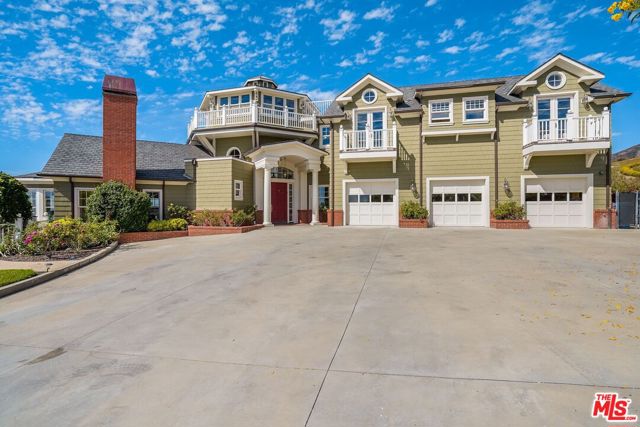 6277 Sea Star Drive, Malibu CA: https://media.crmls.org/mediaz/41e7c046-fe5f-482c-9d92-3e6256f071ed.jpg