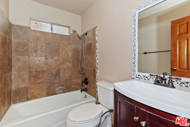 28665 Zion Drive, Lake Arrowhead CA: https://media.crmls.org/mediaz/41e7dd52-c608-461e-8000-9db082db99a6.jpg