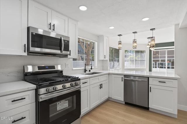 Detail Gallery Image 11 of 25 For 1948 Rory Ln #5,  Simi Valley,  CA 93063 - 2 Beds | 2/1 Baths