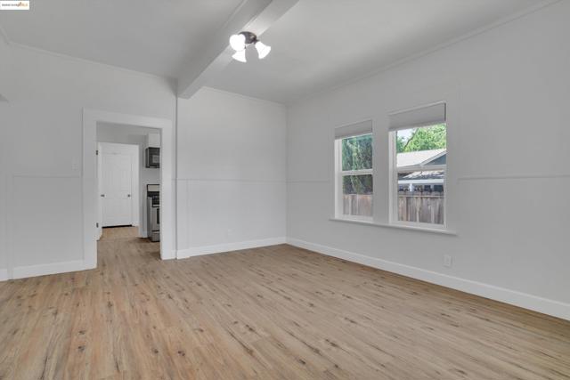 3208 Hosie Ave, Byron CA: https://media.crmls.org/mediaz/41e82beb-bfae-4273-82f9-7a1ca16389a2.jpg