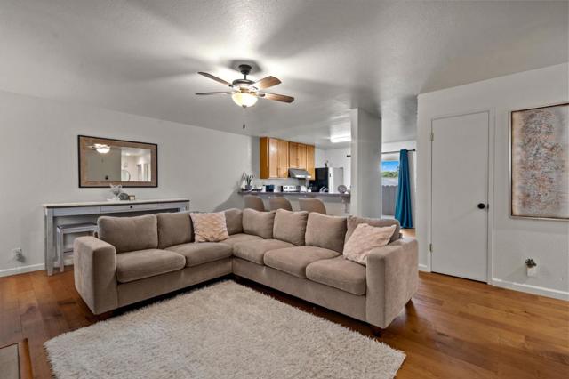 3095 Marina Drive, Marina CA: https://media.crmls.org/mediaz/41e878af-430c-4e29-b5d7-06fb72e81f2e.jpg