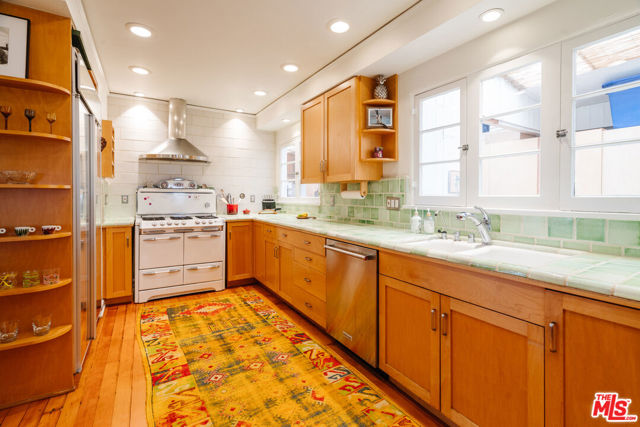 1311 Maple Street photo 8