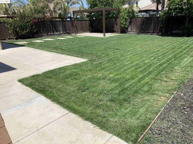 8047 Westport Circle, Discovery Bay CA: https://media.crmls.org/mediaz/41e8e390-0fad-4bdb-a708-24e19c8b5774.jpg