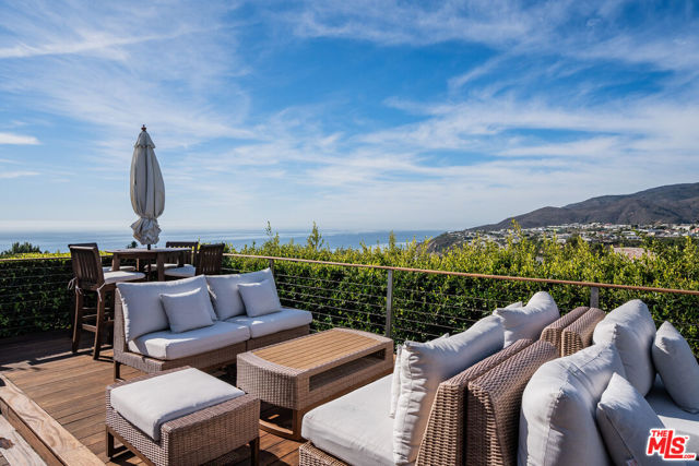 245 Tranquillo Road, Pacific Palisades CA: https://media.crmls.org/mediaz/41e8e62a-9e4f-4112-a3d2-705d8165e3a8.jpg